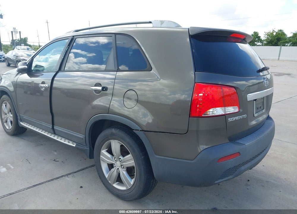 2013 KIA SORENTO VIN: 5XYKU4A62DG330407