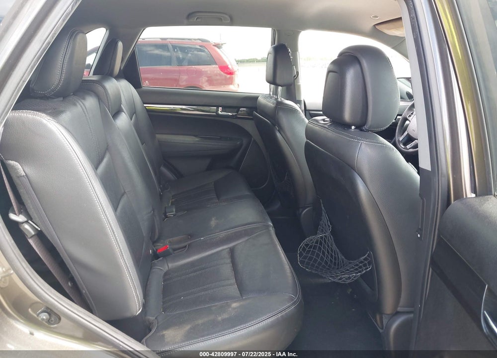 2013 KIA SORENTO VIN: 5XYKU4A62DG330407