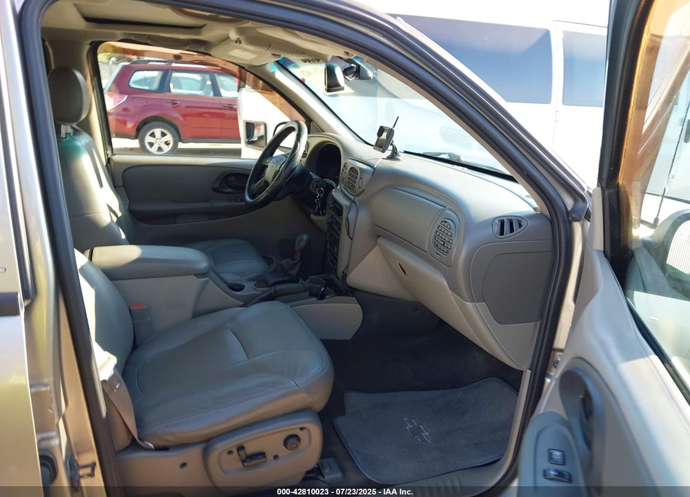 2002 CHEVROLET TRAILBLAZER VIN: 1GNDT13S822392414