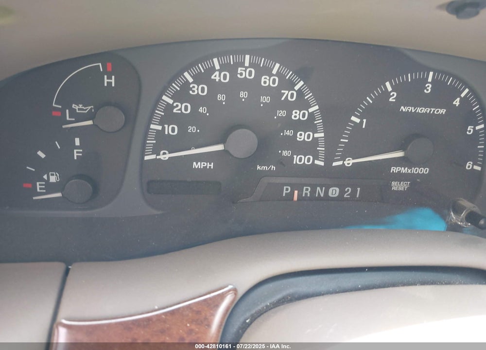 2002 LINCOLN NAVIGATOR VIN: 5LMFU28RX2LJ01389