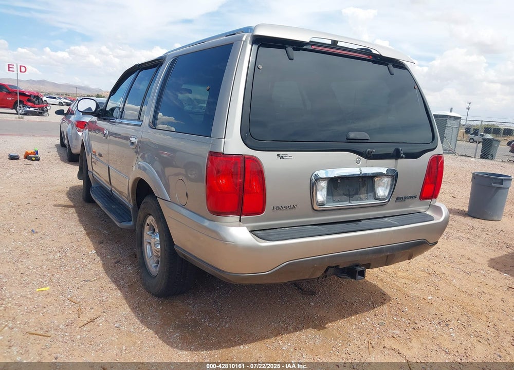 2002 LINCOLN NAVIGATOR VIN: 5LMFU28RX2LJ01389