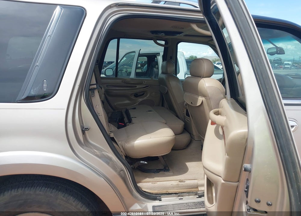 2002 LINCOLN NAVIGATOR VIN: 5LMFU28RX2LJ01389