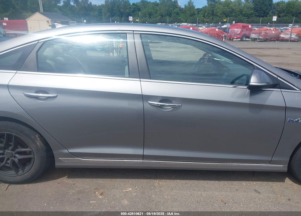 2017 HYUNDAI SONATA HYBRID SE VIN: KMHE24L34HA062239