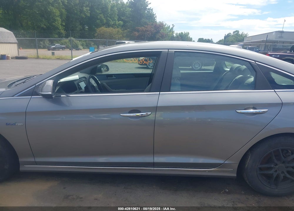2017 HYUNDAI SONATA HYBRID SE VIN: KMHE24L34HA062239