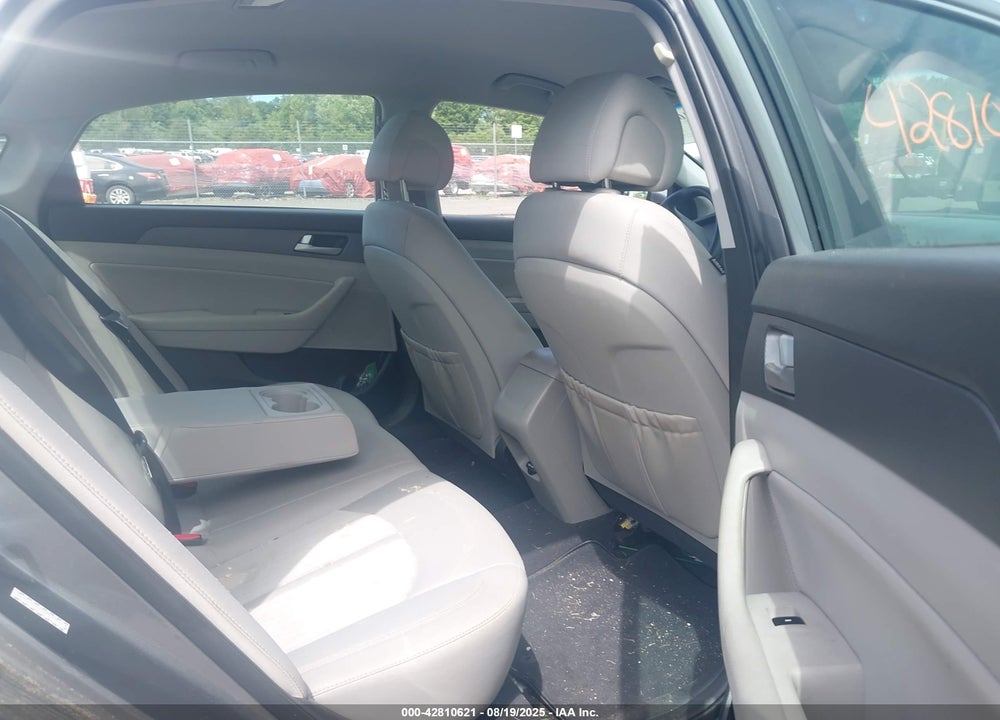 2017 HYUNDAI SONATA HYBRID SE VIN: KMHE24L34HA062239