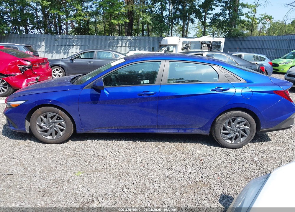 2024 HYUNDAI ELANTRA VIN: KMHLM4DG8RU849584