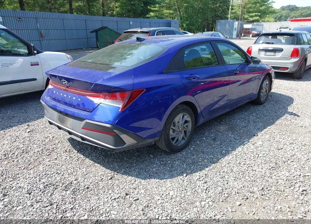 2024 HYUNDAI ELANTRA VIN: KMHLM4DG8RU849584