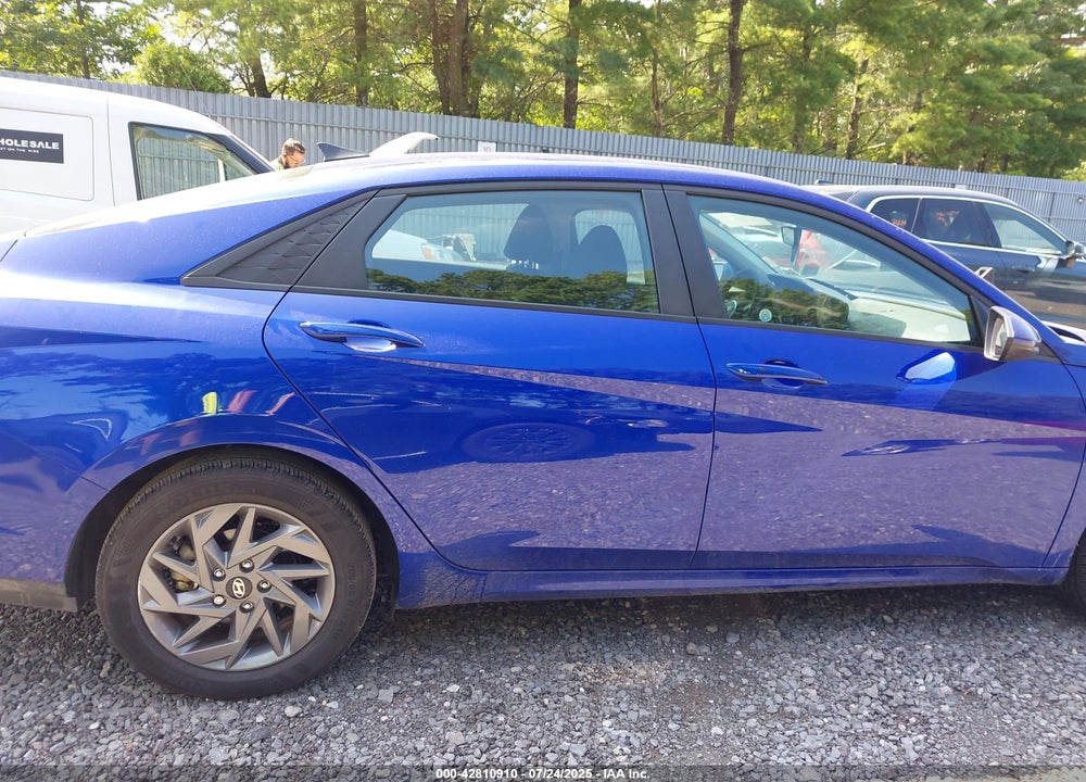 2024 HYUNDAI ELANTRA VIN: KMHLM4DG8RU849584