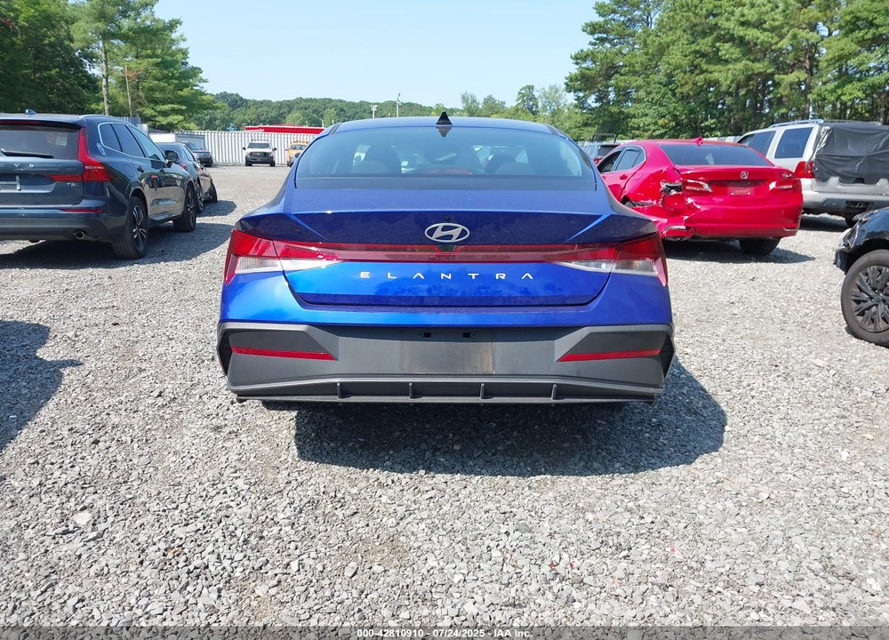 2024 HYUNDAI ELANTRA VIN: KMHLM4DG8RU849584