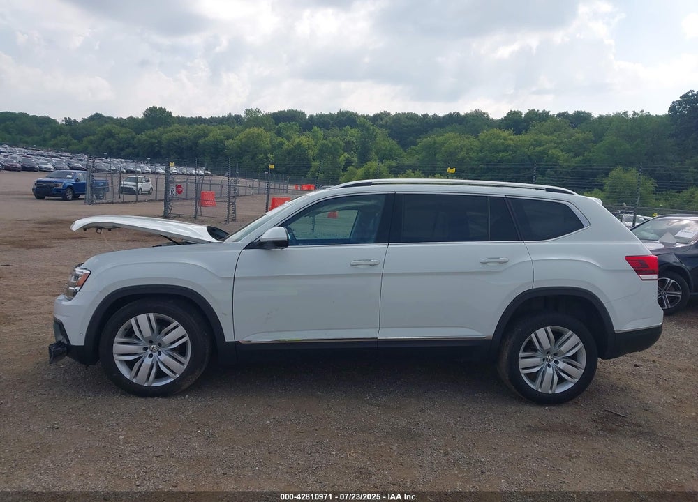 2018 VOLKSWAGEN ATLAS VIN: 1V2NR2CA8JC557247
