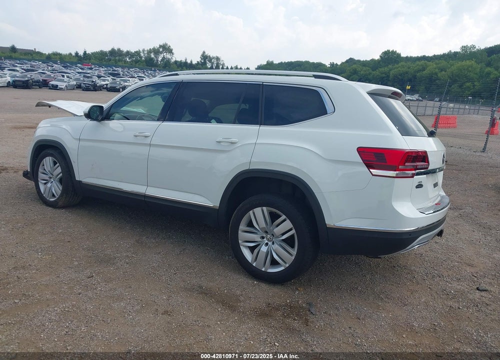 2018 VOLKSWAGEN ATLAS VIN: 1V2NR2CA8JC557247