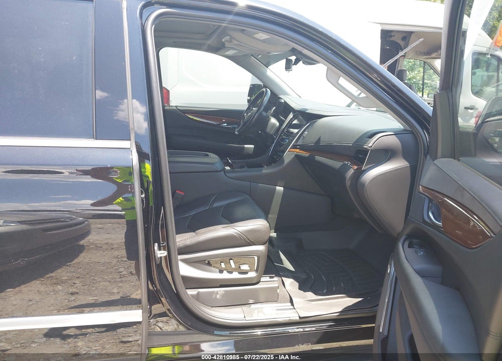 2020 CADILLAC ESCALADE ESV VIN: 1GYS3HKJ6LR136812