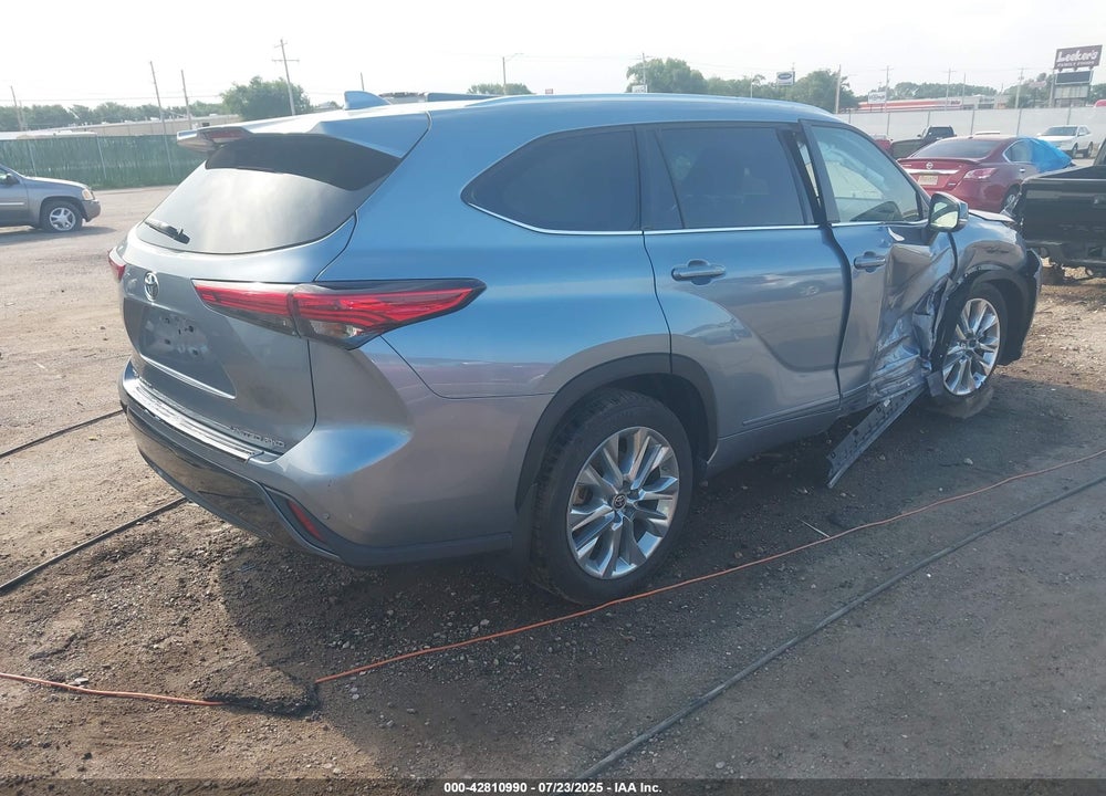 2022 TOYOTA HIGHLANDER VIN: 5TDDZRBH3NS247774