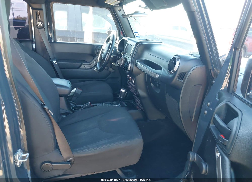 2017 JEEP WRANGLER UNLIMITED SPORT 4X4 VIN: 1C4BJWDG0HL747902