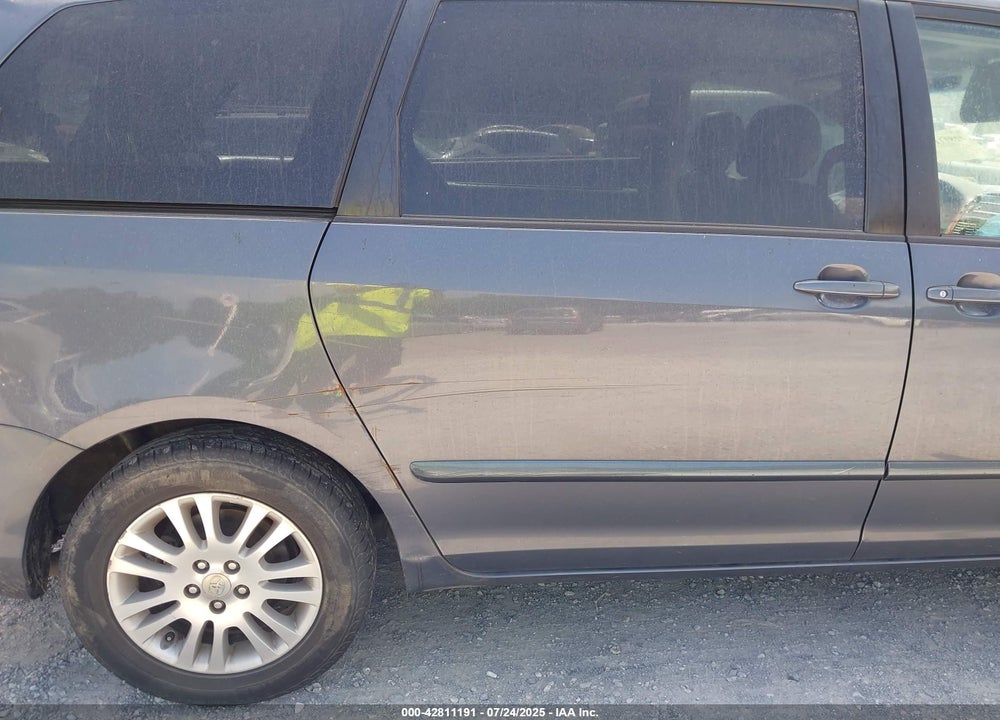 2007 TOYOTA SIENNA XLE VIN: 5TDZK22C87S083639