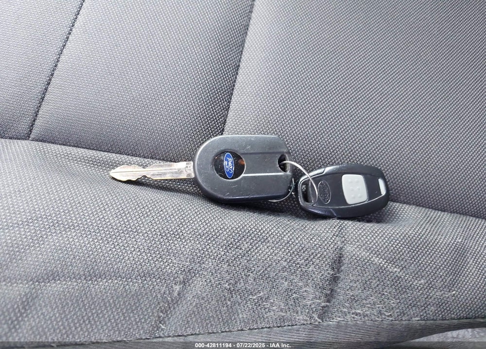 2011 FORD ESCAPE VIN: 1FMCU0D74BKC50238