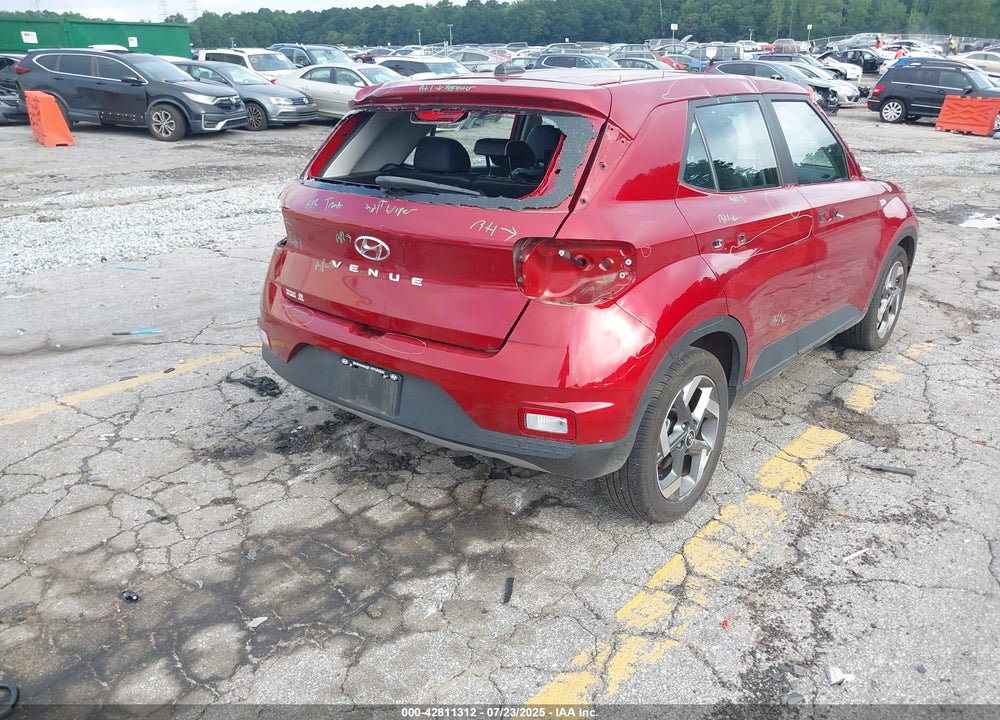 2024 HYUNDAI VENUE VIN: KMHRC8A37RU305339