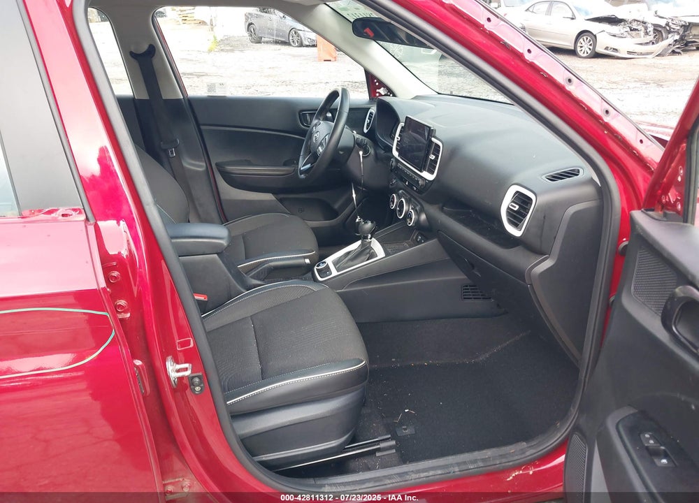 2024 HYUNDAI VENUE VIN: KMHRC8A37RU305339