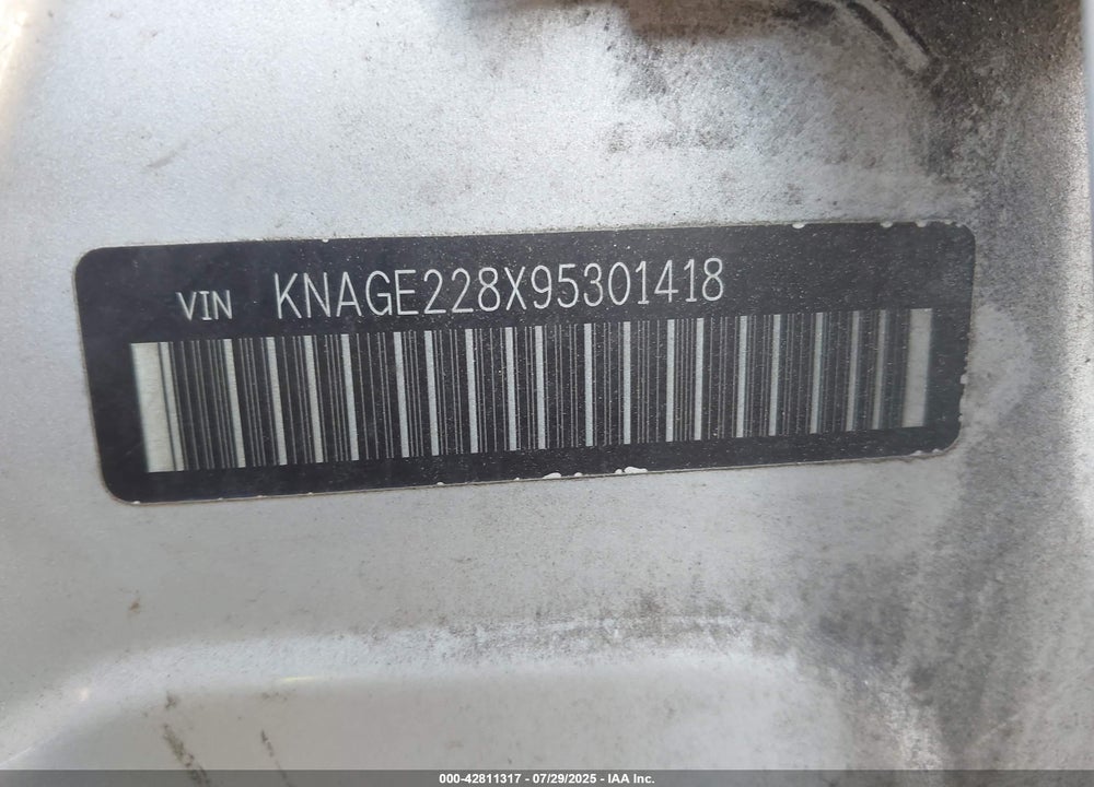 2009 KIA OPTIMA VIN: KNAGE228X95301418