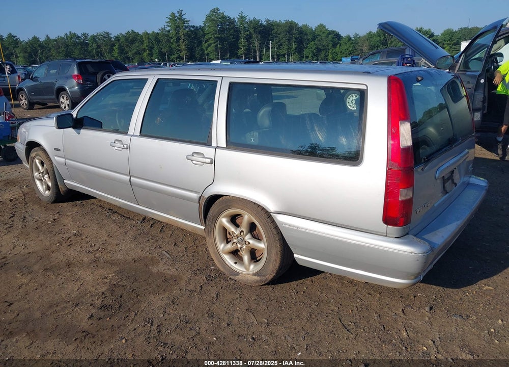 1998 VOLVO V70 VIN: YV1LW5649W2450367