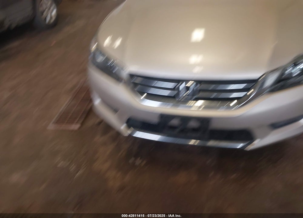 2015 HONDA ACCORD VIN: 1HGCR2F83FA036197