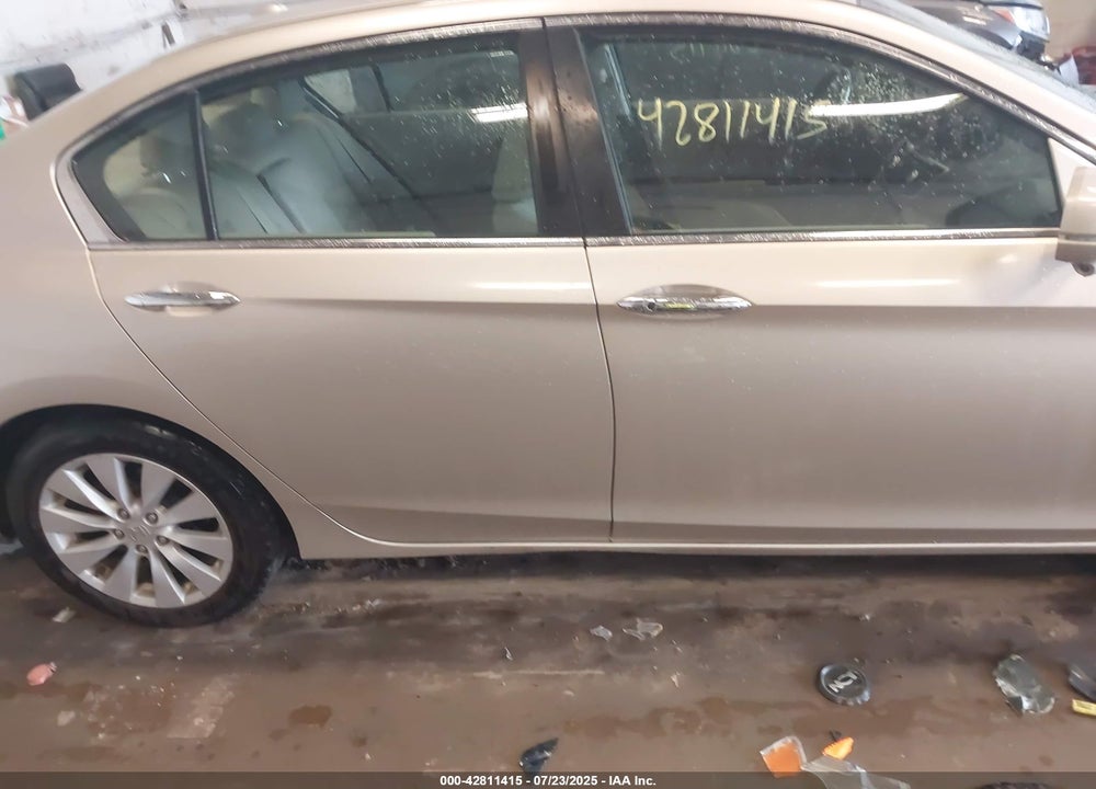 2015 HONDA ACCORD VIN: 1HGCR2F83FA036197