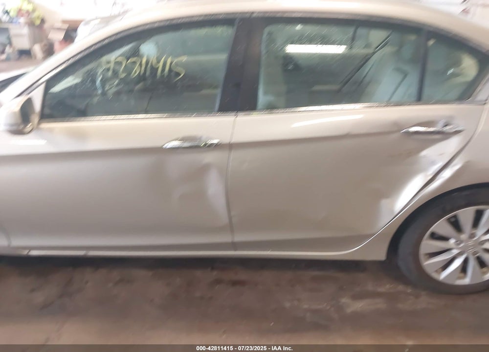 2015 HONDA ACCORD VIN: 1HGCR2F83FA036197