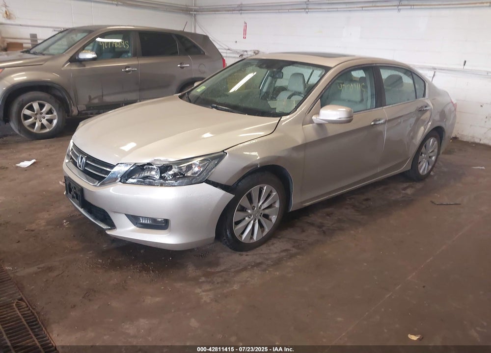 2015 HONDA ACCORD VIN: 1HGCR2F83FA036197