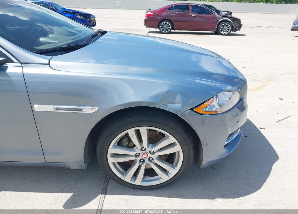 2014 JAGUAR XJ VIN: SAJWA2GZ6E8V65659