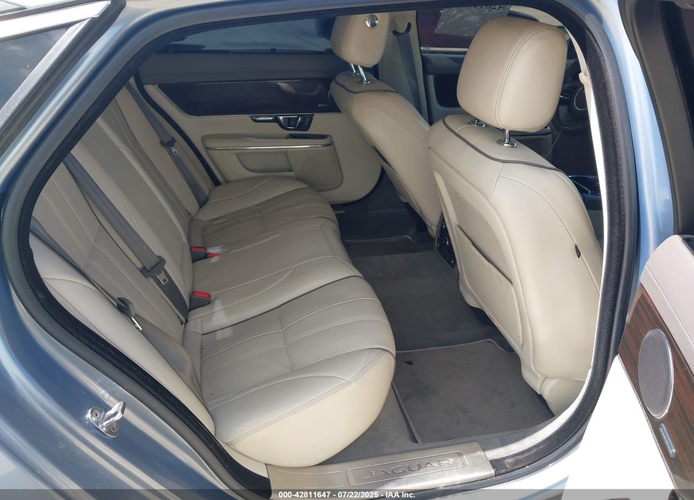 2014 JAGUAR XJ VIN: SAJWA2GZ6E8V65659