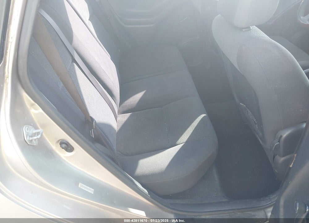 2003 TOYOTA MATRIX VIN: 2T1KR32E73C059453