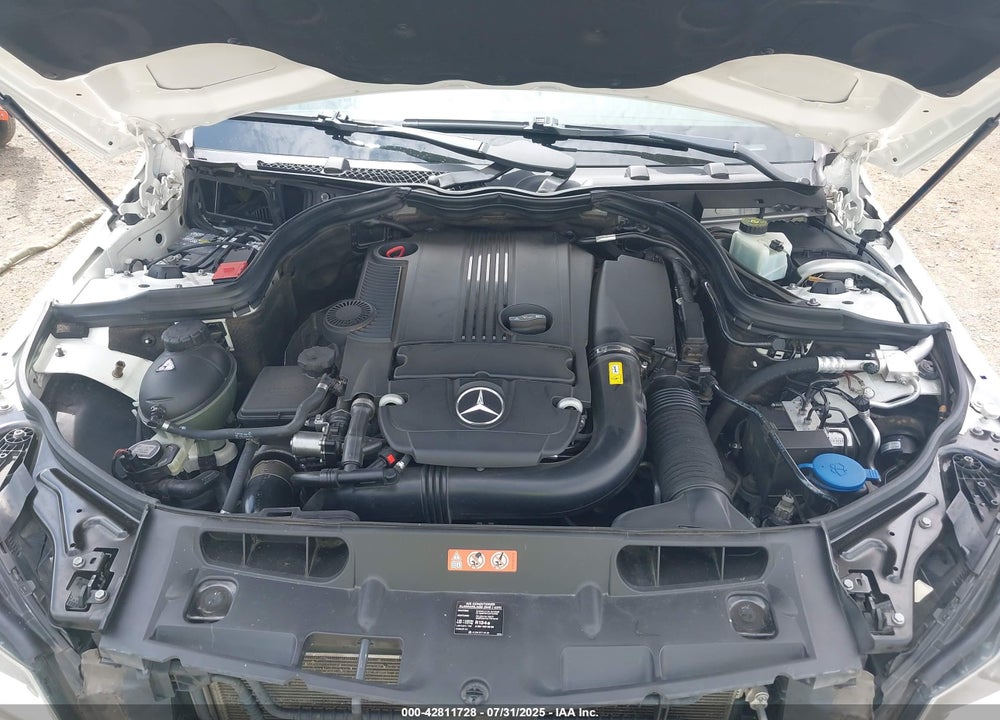 2013 MERCEDES-BENZ C CLASS VIN: WDDGJ4HB5DG076888