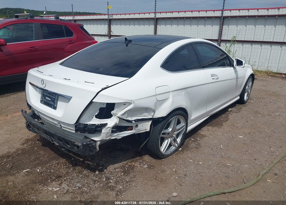 2013 MERCEDES-BENZ C CLASS VIN: WDDGJ4HB5DG076888