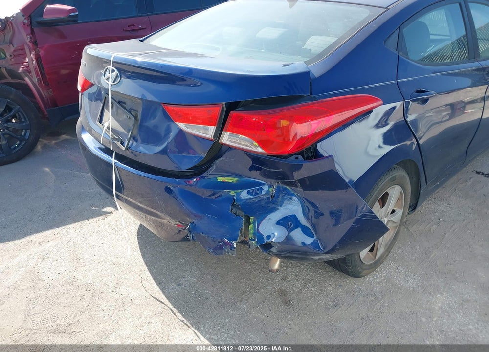 2013 HYUNDAI ELANTRA VIN: KMHDH4AE4DU591875