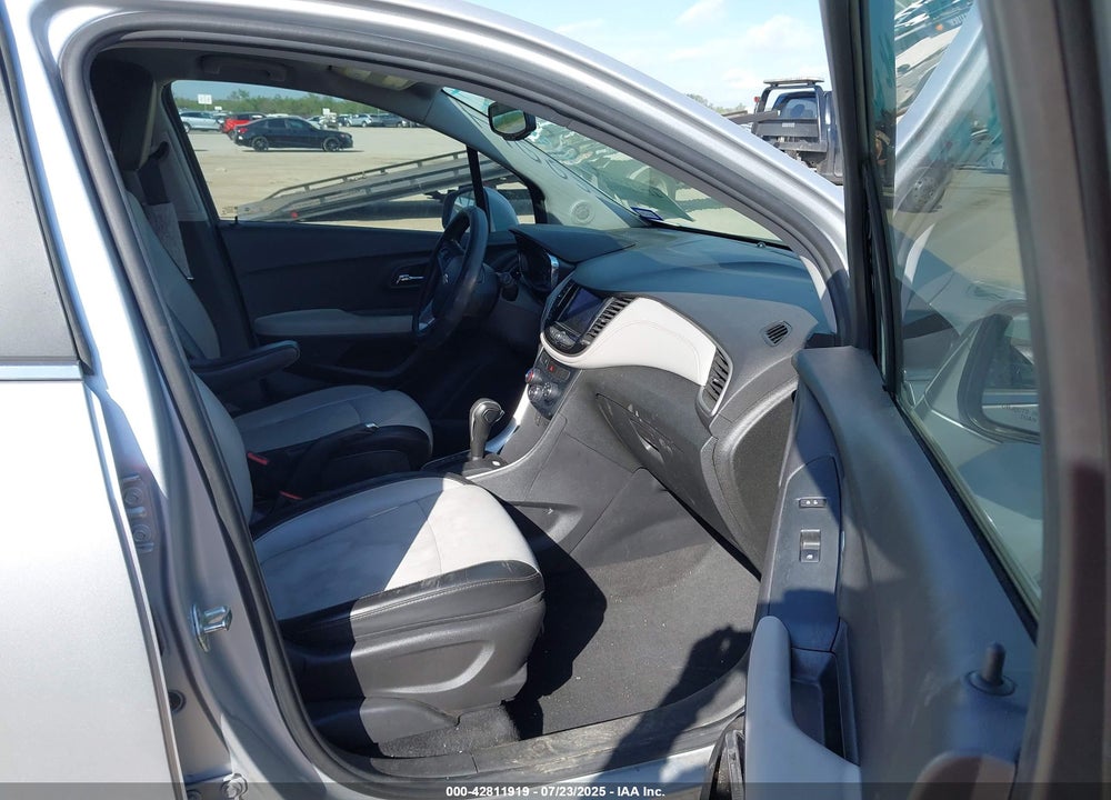 2020 CHEVROLET TRAX VIN: 3GNCJLSB8LL231110