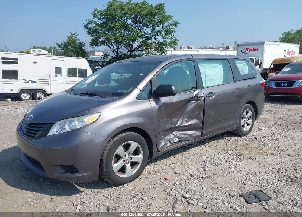 2015 TOYOTA SIENNA L 7 PASSENGER VIN: 5TDZK3DC1FS673621