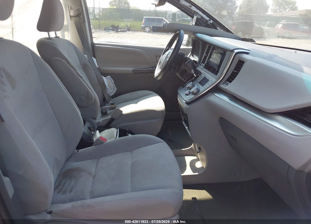 2015 TOYOTA SIENNA L 7 PASSENGER VIN: 5TDZK3DC1FS673621