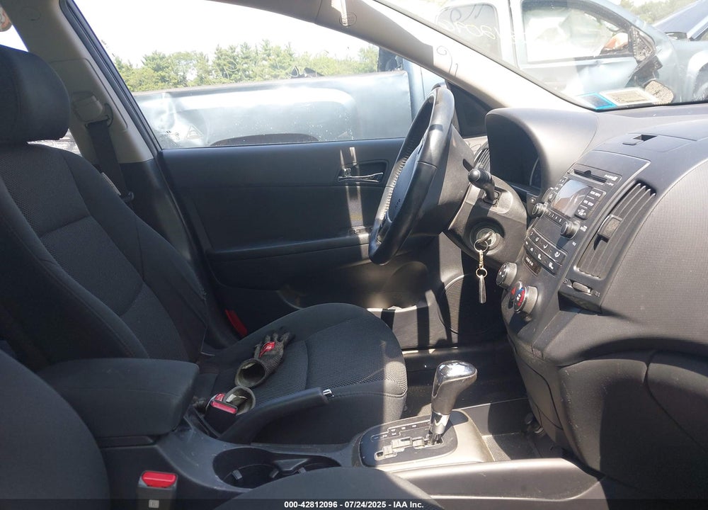 2009 HYUNDAI ELANTRA TOURING VIN: KMHDC86E09U045550