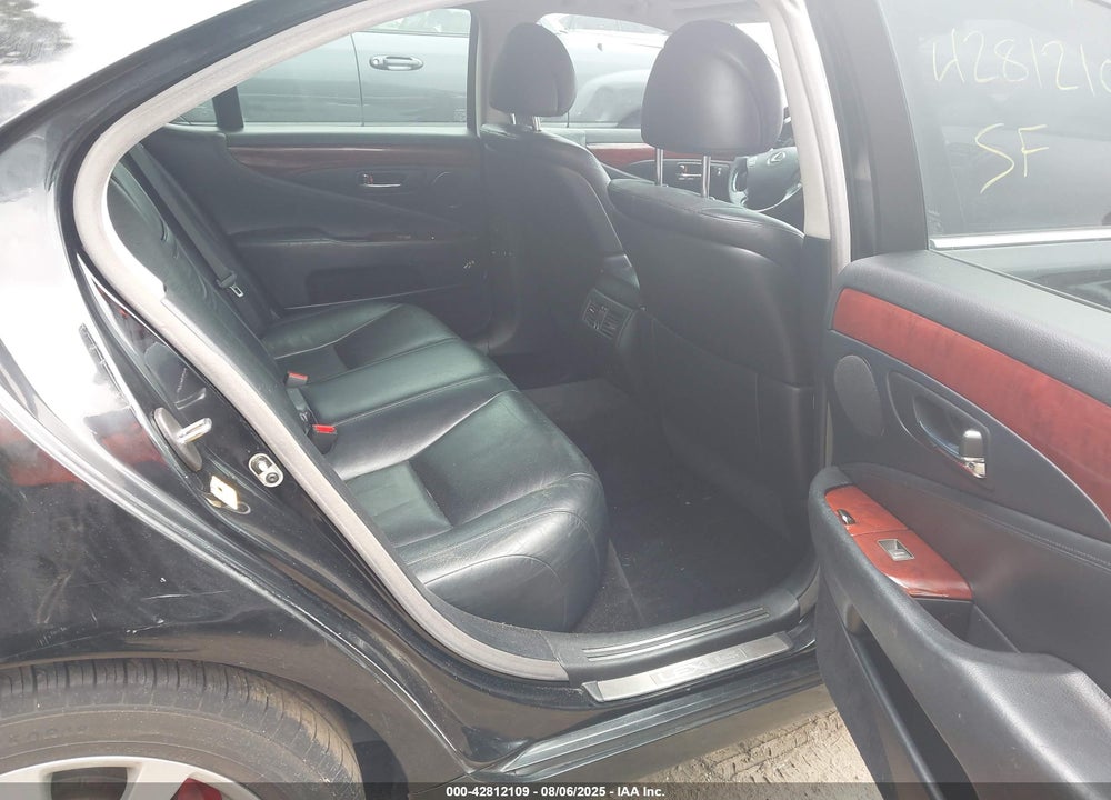 2011 LEXUS LS 460 VIN: JTHCL5EF1B5009552