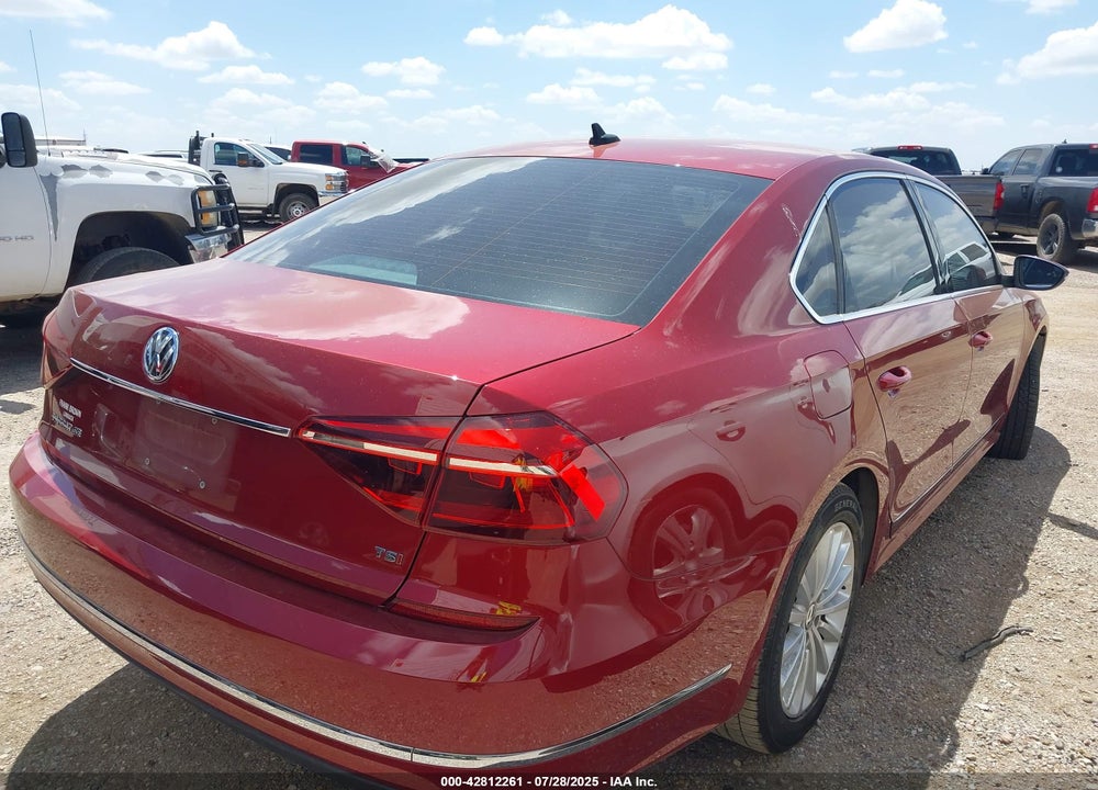 2017 VOLKSWAGEN PASSAT VIN: 1VWBT7A38HC021817