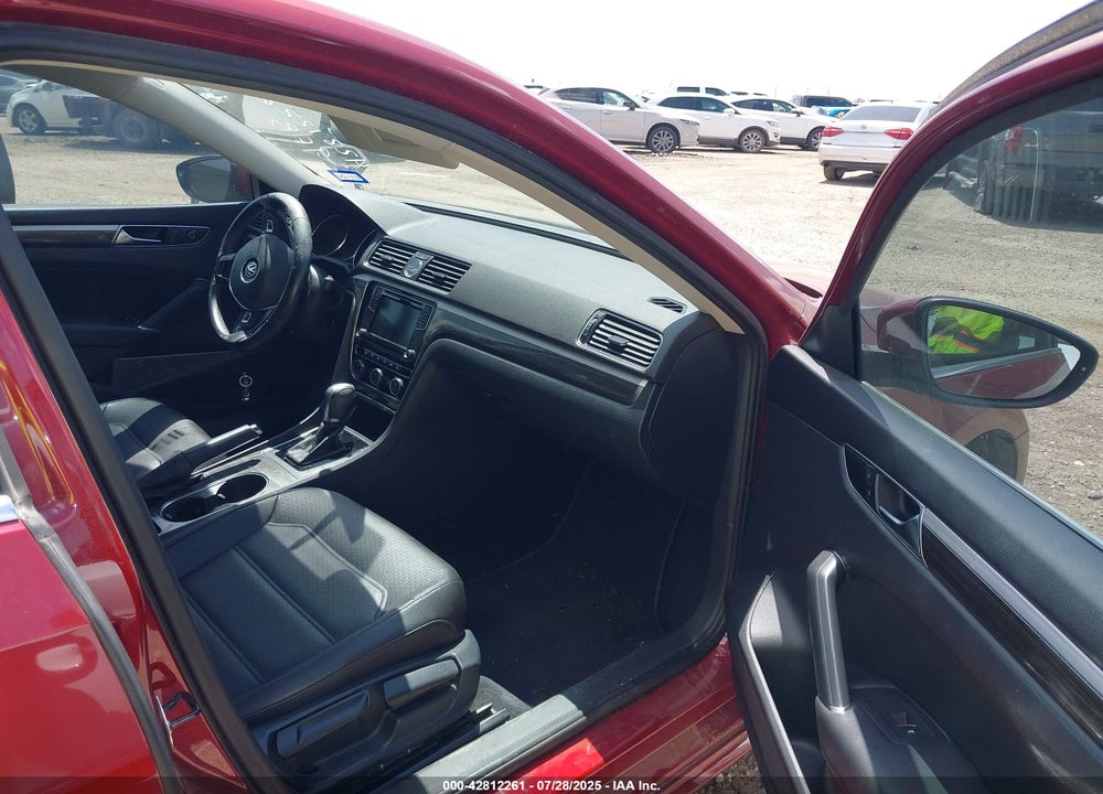2017 VOLKSWAGEN PASSAT VIN: 1VWBT7A38HC021817