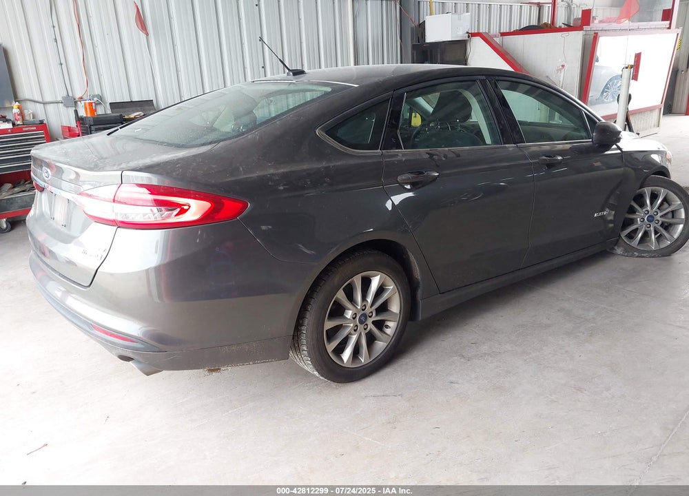 2017 FORD FUSION VIN: 3FA6P0LUXHR381913