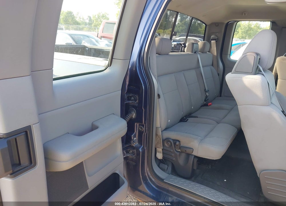 2004 FORD F-150 STX/XL/XLT VIN: 1FTRX12W14NC03823