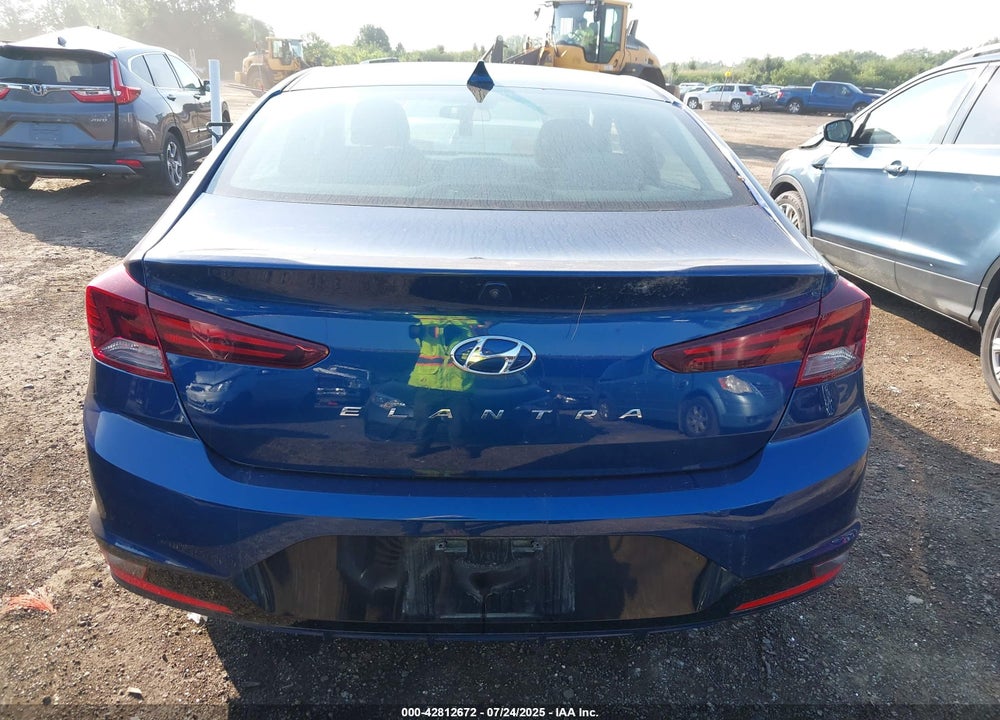 2020 HYUNDAI ELANTRA VIN: 5NPD84LF3LH594186