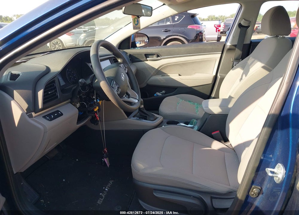 2020 HYUNDAI ELANTRA VIN: 5NPD84LF3LH594186
