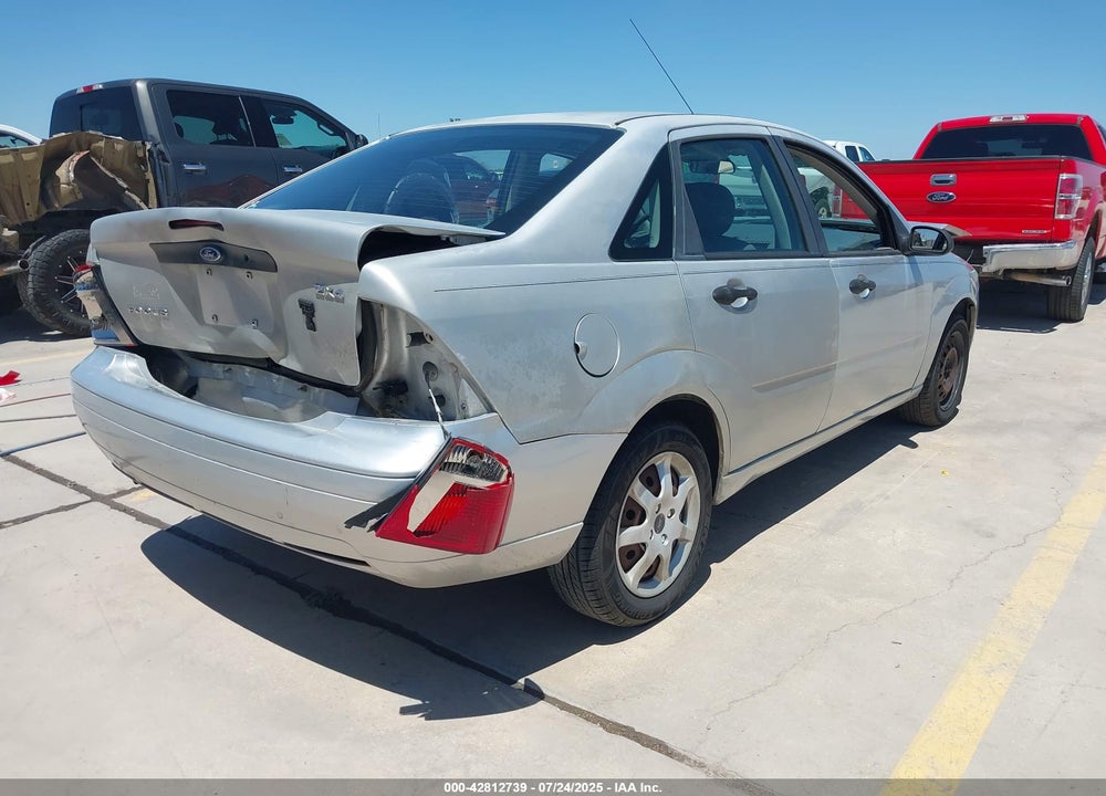 2005 FORD FOCUS ZX4 VIN: 1FAFP34N95W237139