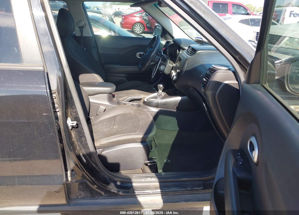 2014 KIA SOUL VIN: KNDJN2A27E7100564