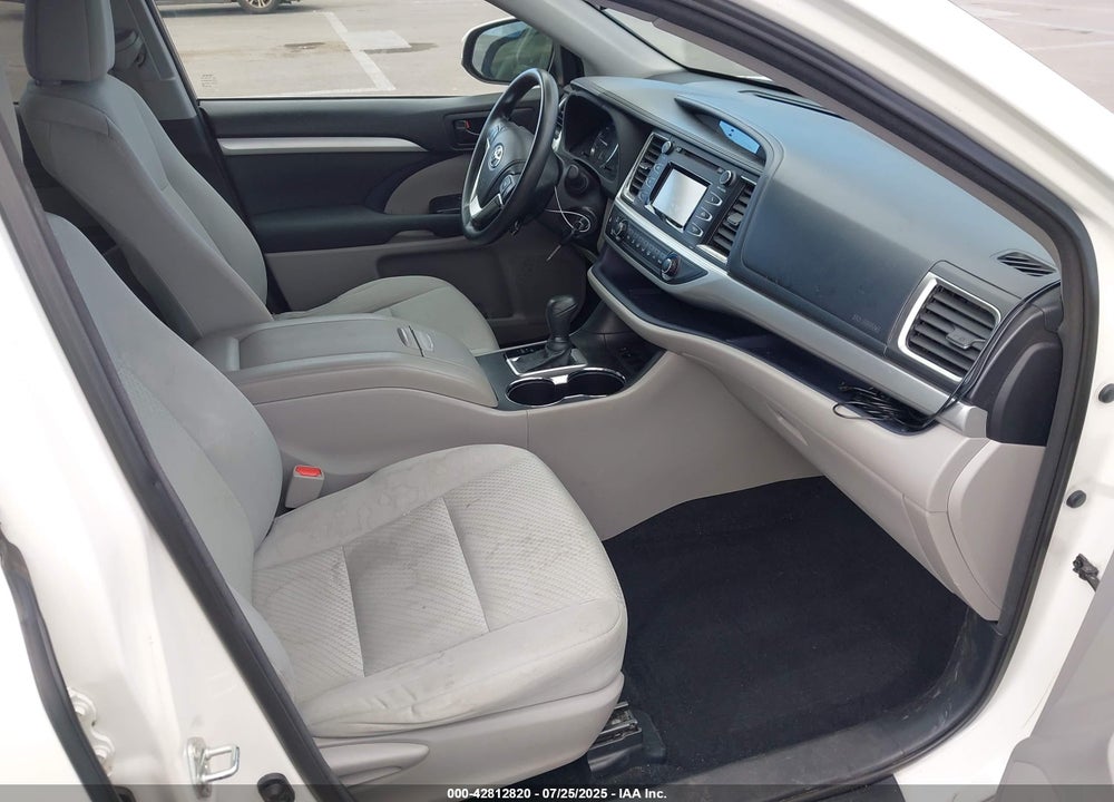 2015 TOYOTA HIGHLANDER LE VIN: 5TDZARFH0FS012600