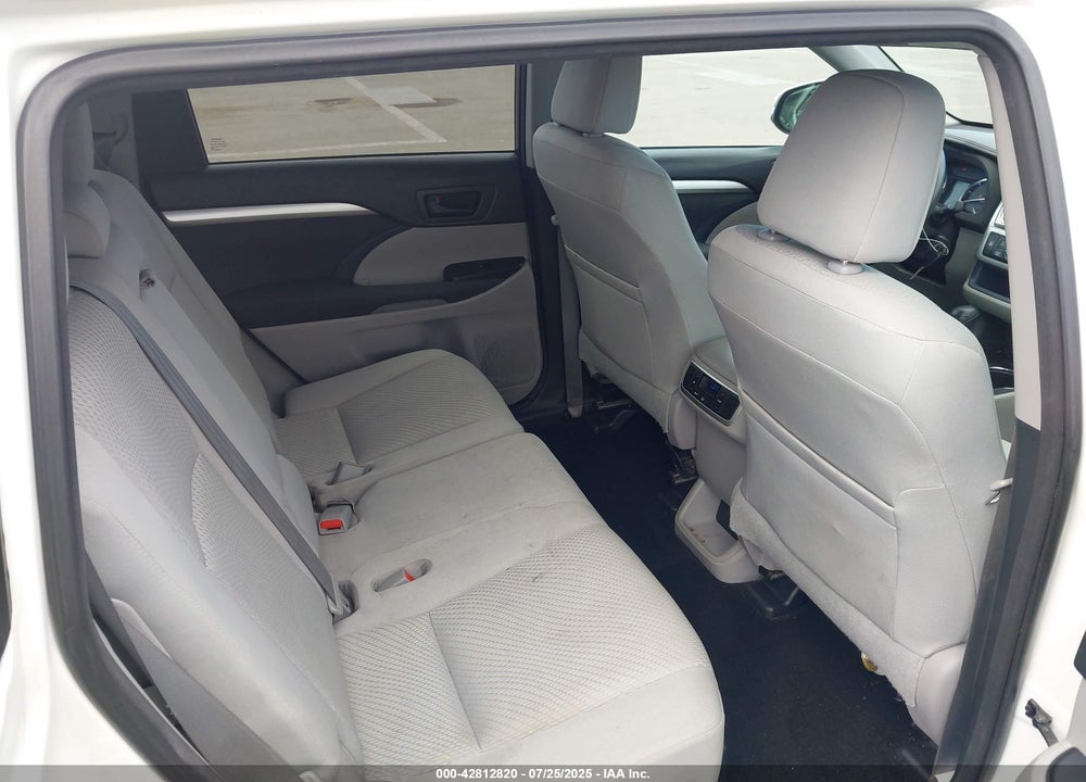 2015 TOYOTA HIGHLANDER LE VIN: 5TDZARFH0FS012600