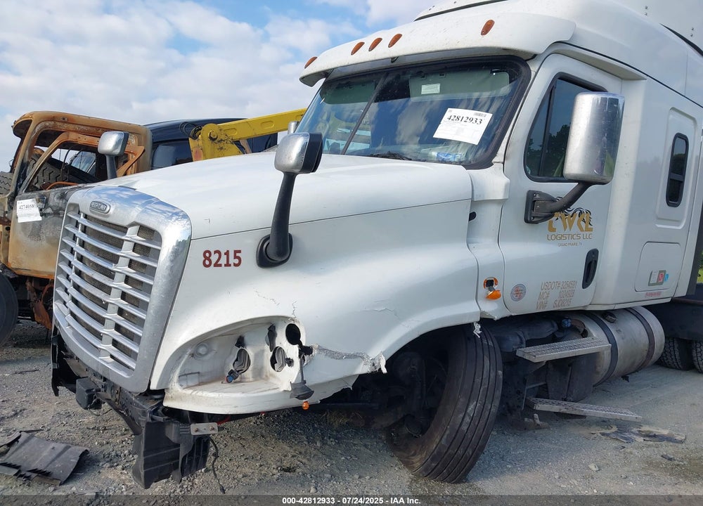 2017 FREIGHTLINER CASCADIA 125 VIN: 3AKJGLDV4HSJD8215